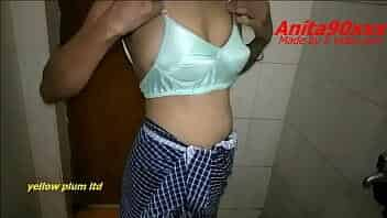 indian married aunty in shower video