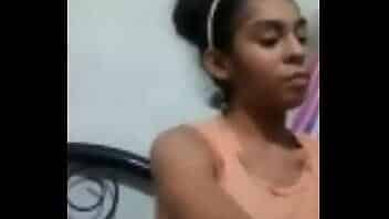 la chica no quiere estar sola video